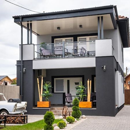 Reborn Lux Apartments Гайдусобосло Екстер'єр фото