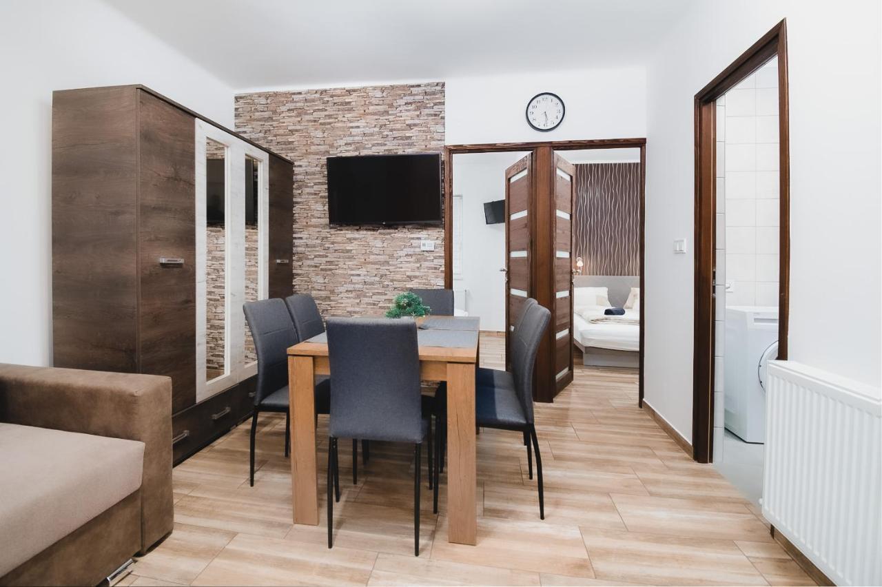 Reborn Lux Apartments Гайдусобосло Екстер'єр фото